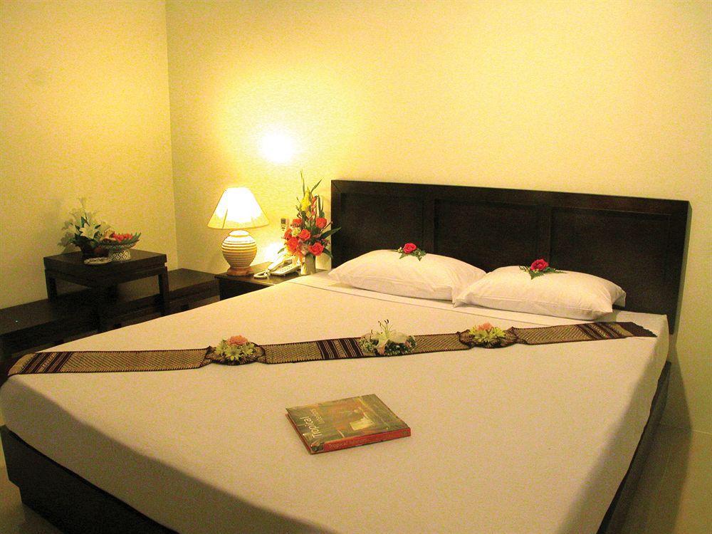 Twin Inn Hotel Phuket Esterno foto